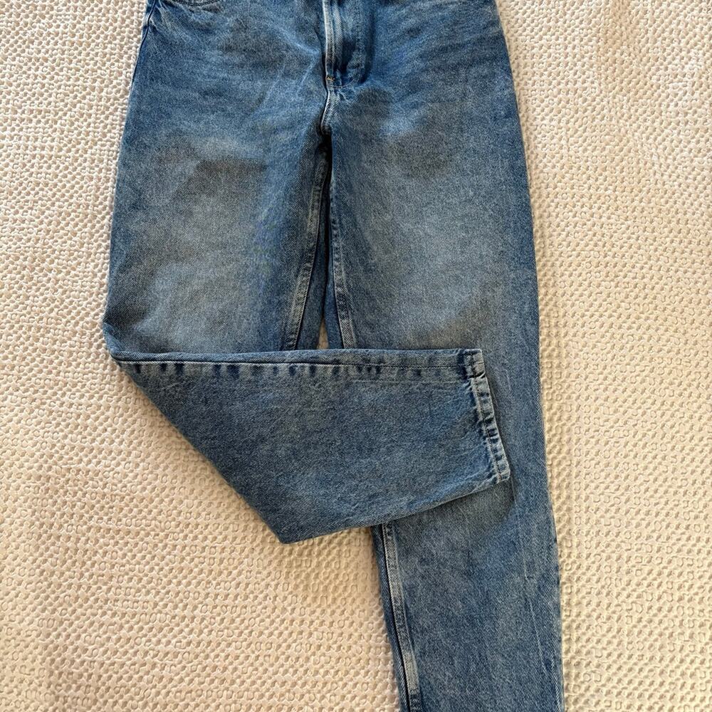 Bershka High Waisted Mom Jeans Size 6 Medium Wash Denim Vintage Retro Aesthetic